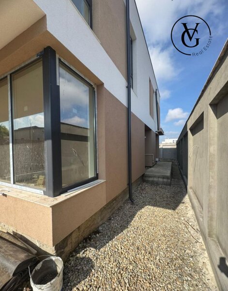 Corbeanca Petresti Vila Cuplata P+1